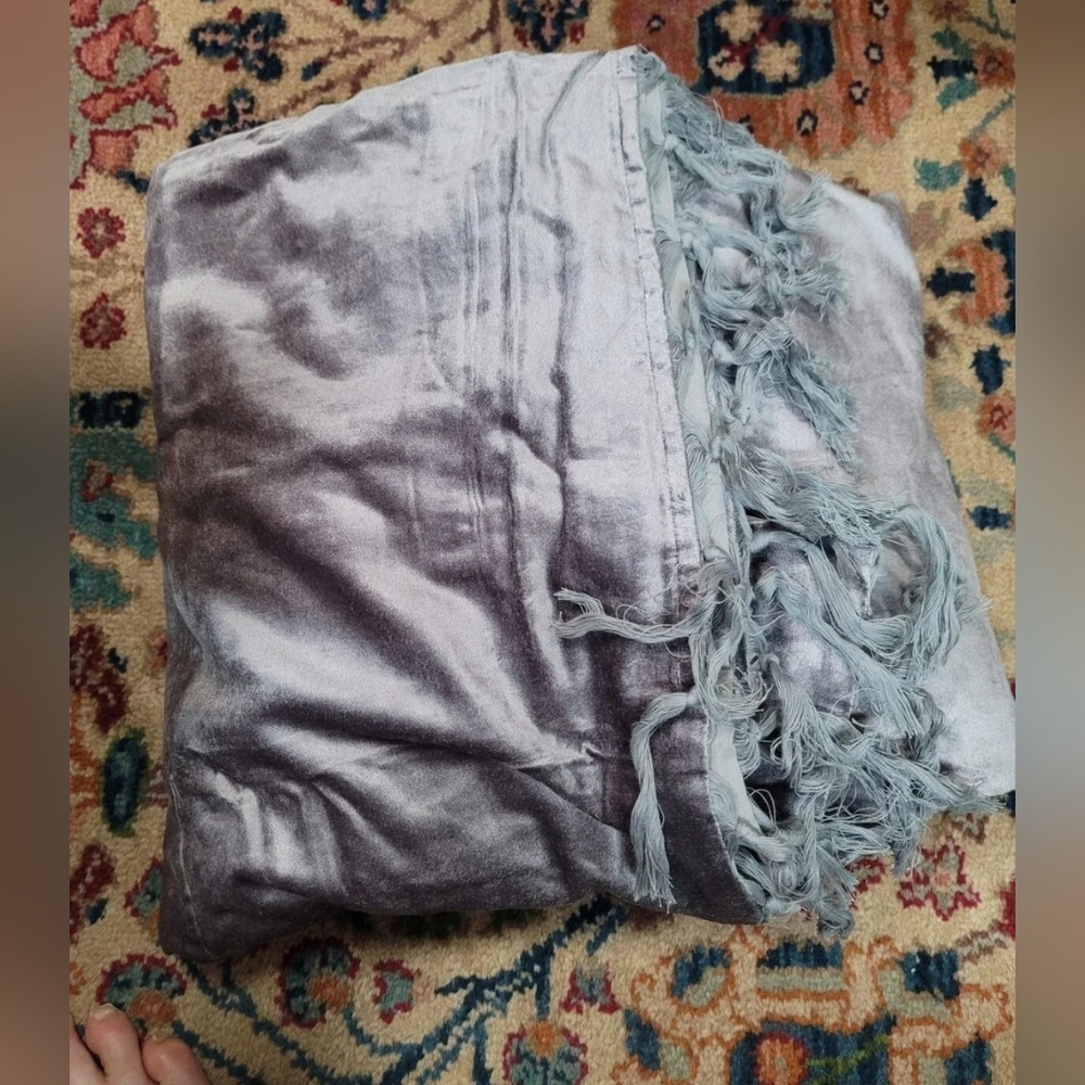 Urban Outfitters Julienne Velvet Duvet Cover Twin Size XL - Picture 6 of 8